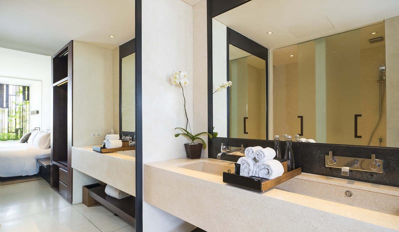 ONE KING BEDROOM DELUXE WASH